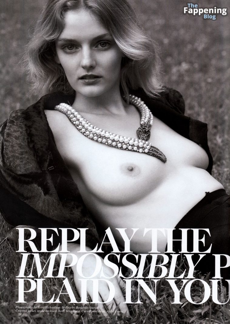 Lydia Hearst Nude & Sexy Collection (32 Photos)