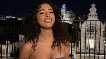 Malu Trevejo Shows Off Her Pierced Tits & Sexy Figure (10 Photos)