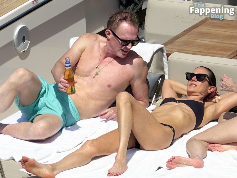 Jennifer Connelly Shows Off Her Toned Bikini Body While Enjoying a Summer Holiday with Paul Bettany and Friends in Italy (57 Photos)