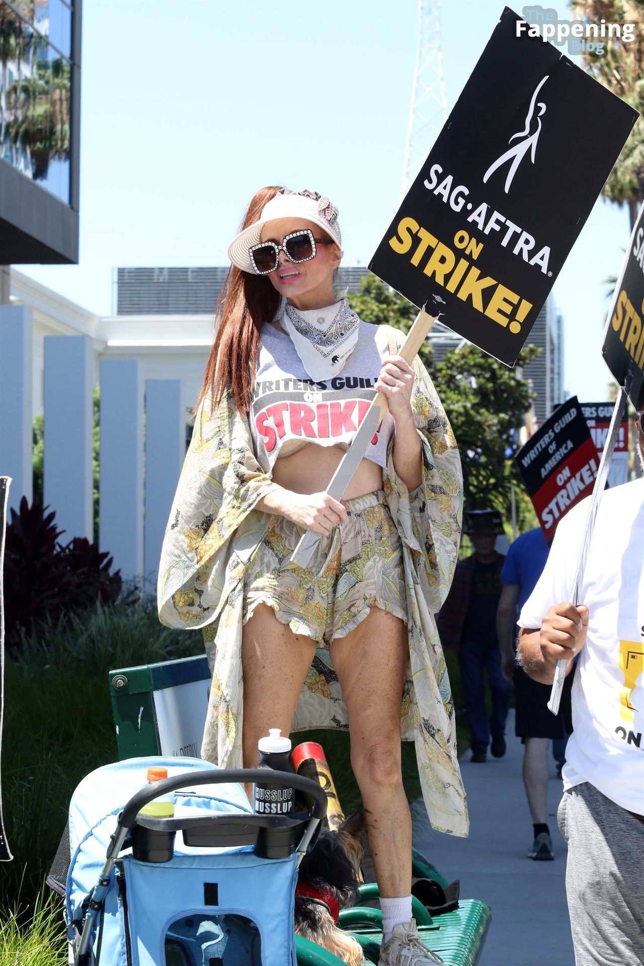 Phoebe Price Supports SAG Strike Outside Netflix’s Office in LA (10 Photos)