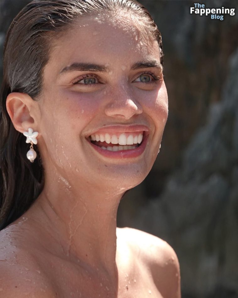 Sara Sampaio Sexy (8 New Photos + Video)