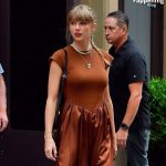 Taylor Swift Looks Stunning at Zero Bond in New York (18 Photos)