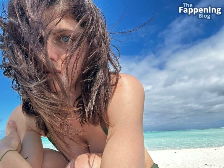 Alexandra Daddario Sexy (3 Pics + Video)