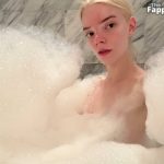 Anya Taylor-Joy Poses Naked (1 Photo)