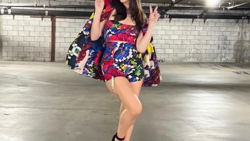 Kira Kosarin Flaunts Her Sexy Legs & Feet (8 Photos)