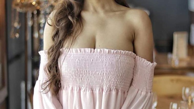 Simran Kaur Braless (1 Photo)