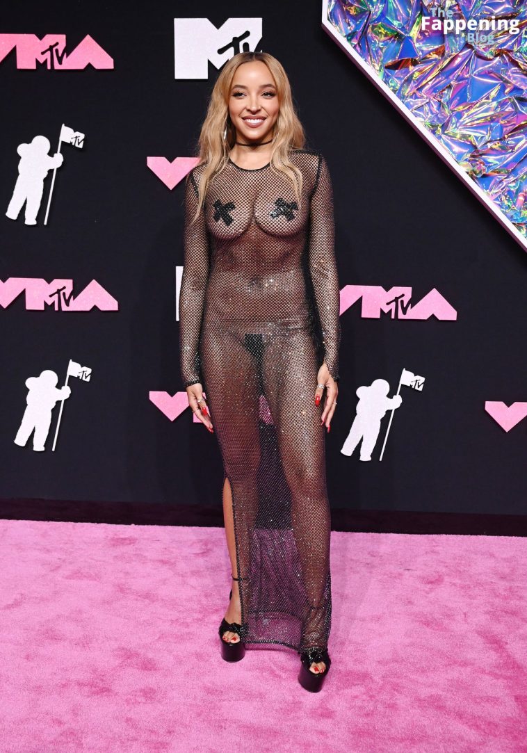 Tinashe Shows Off Her Boobs & Butt at the 2023 MTV Video Music Awards (8 Photos)