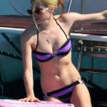 Avril Lavigne Hot (6 Photos)