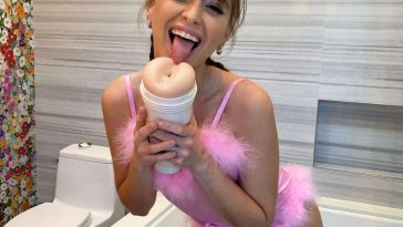 Riley Reid Nude OnlyFans Photos #34