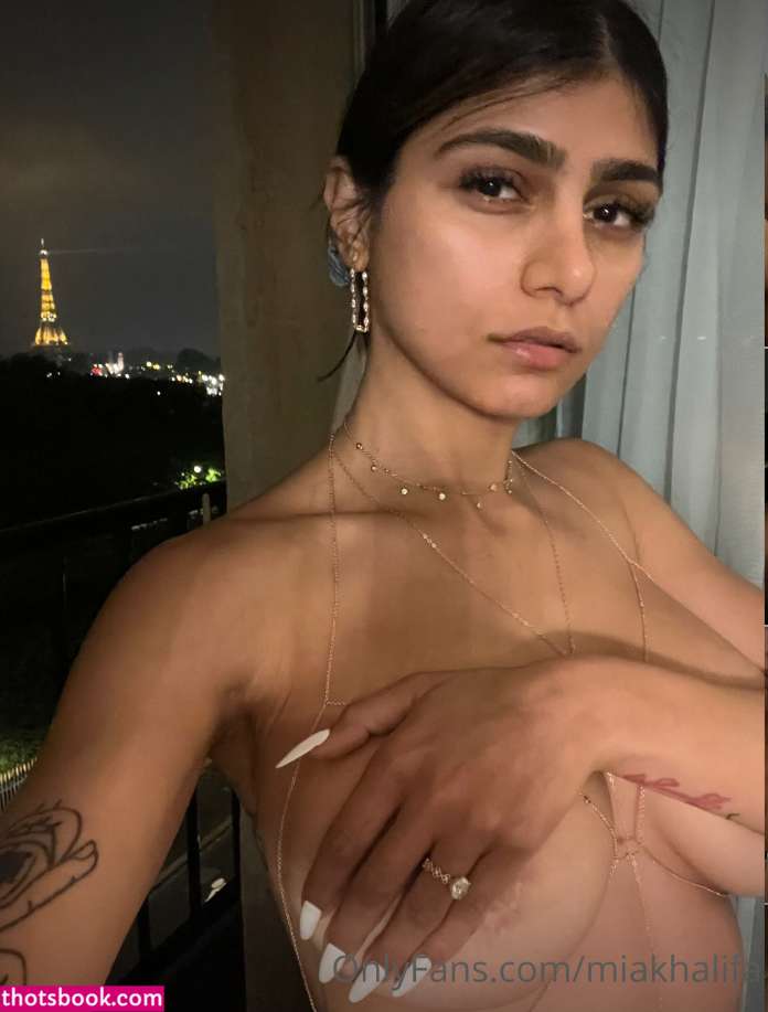 Mia Khalifa Nude OnlyFans Photos #9