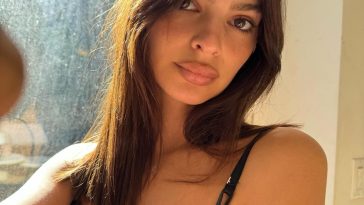 Emily Ratajkowski Sexy & Topless (3 Photos)