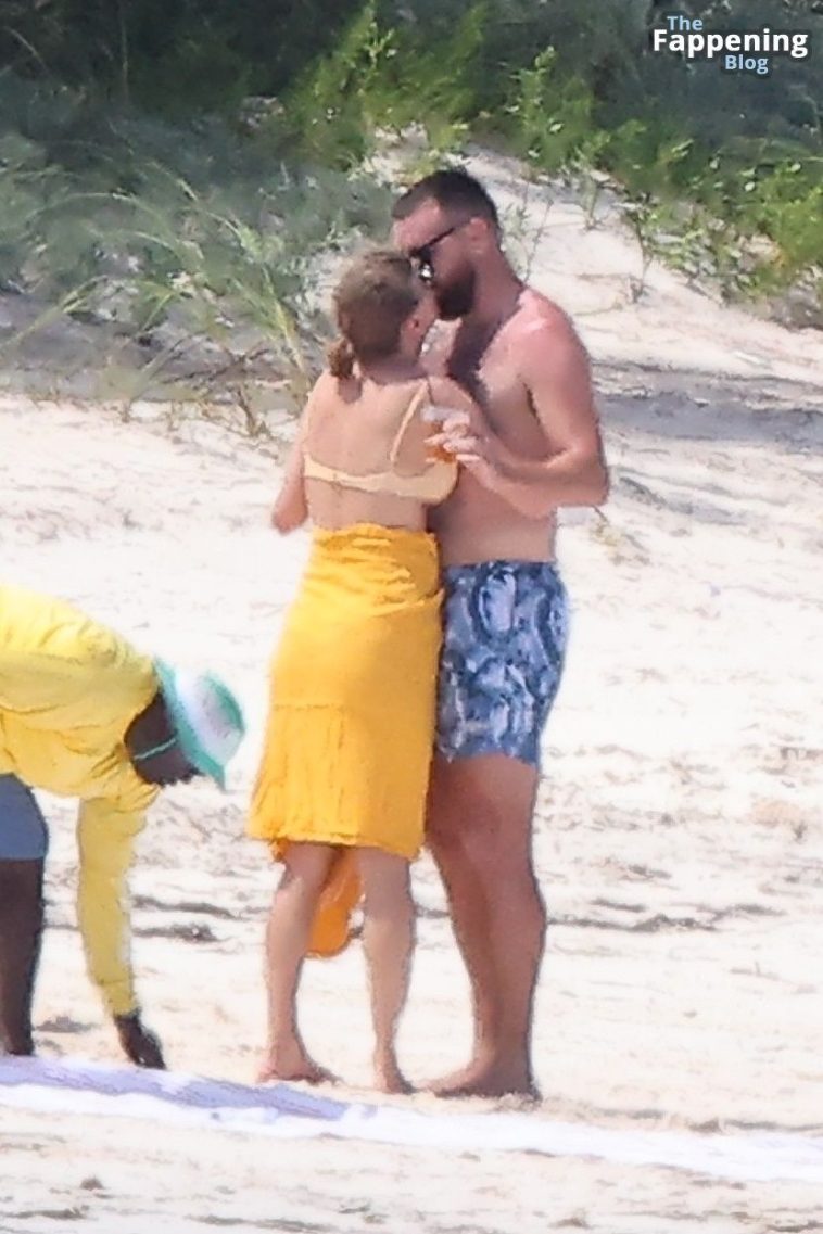 Taylor Swift Enjoy a Day on the Beach with Travis Kelce (276 Photos)