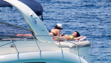 Aitana Relaxes with a Friend on a Yacht (38 Photos)