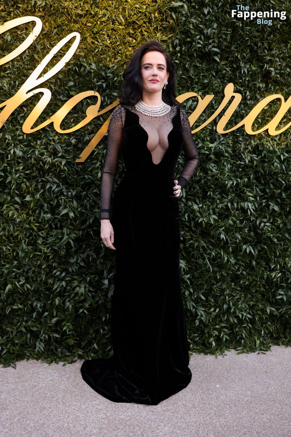 Eva Green Displays Her Sexy Boobs at Chopard’s Once Upon a Time Event (35 Photos + Video)