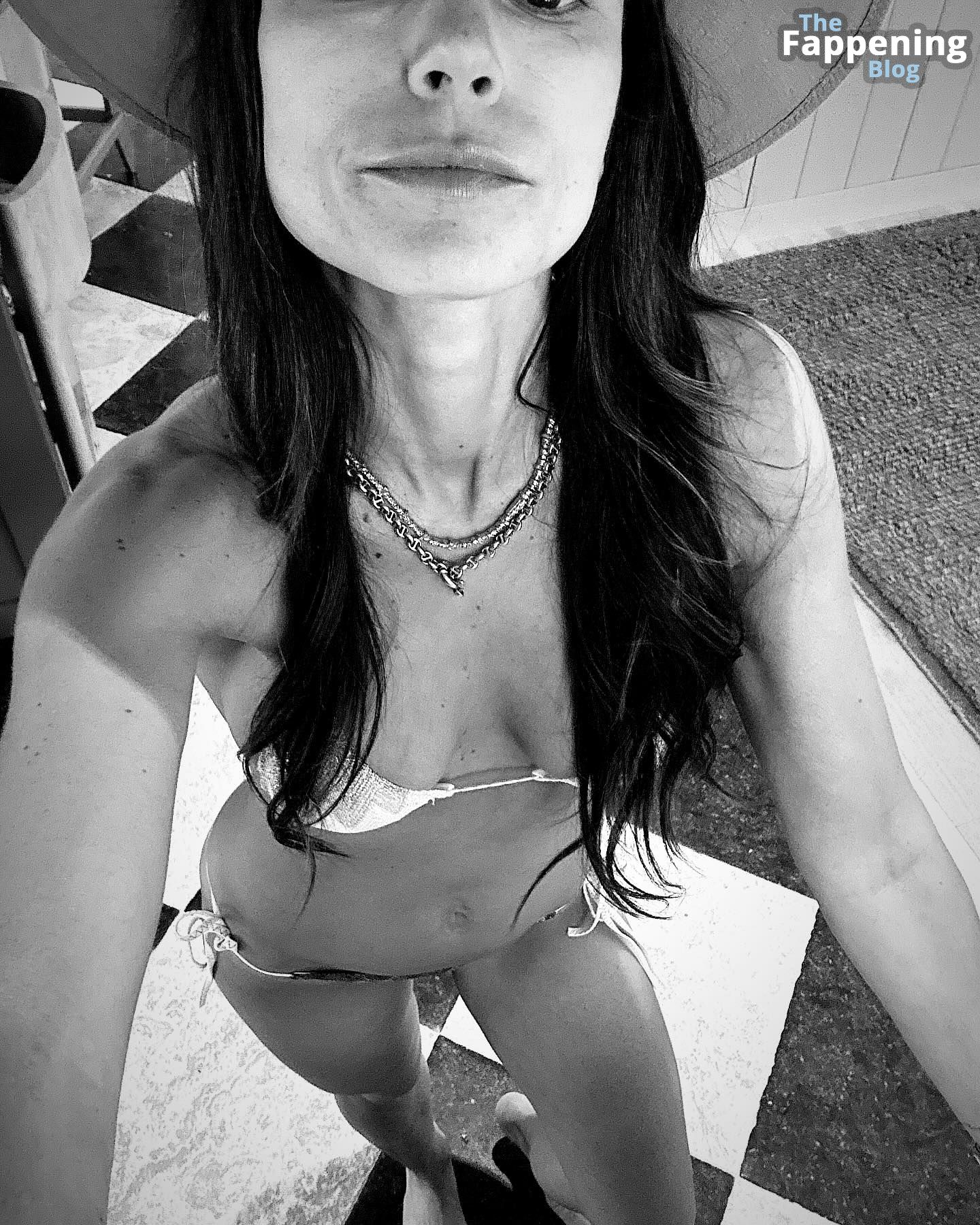 Jordana Brewster Sexy (1 Hot Photo)
