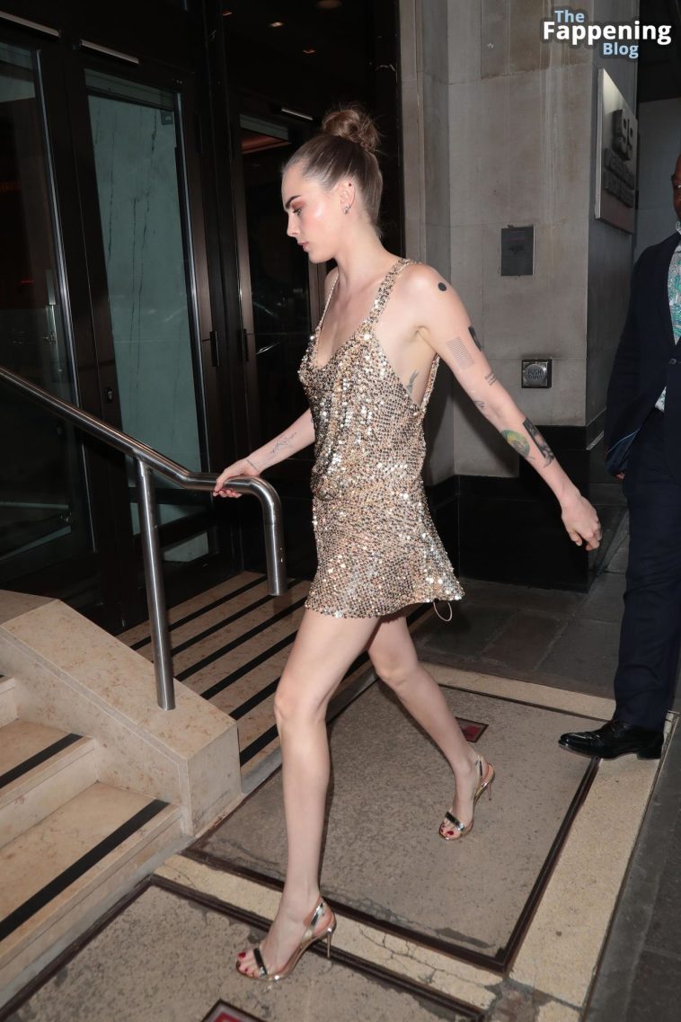 Cara Delevingne Flaunts Her Sexy Legs in London (23 Photos)