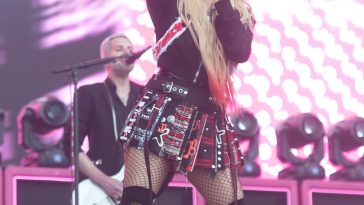 Avril Lavigne Looks Sexy at Glastonbury 2024 (19 Photos)