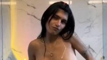 Mia Khalifa Nude Towel Tease OnlyFans Video Leaked