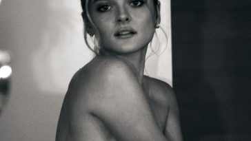 Charlotte Lawrence Topless (4 Photos)