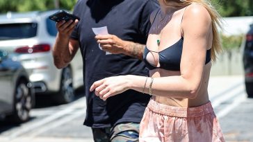 Julia Stambler Steps Out For Smoothies with Sean Stewart in LA (39 Photos)