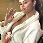 Selena Gomez Sexy (6 New Photos)