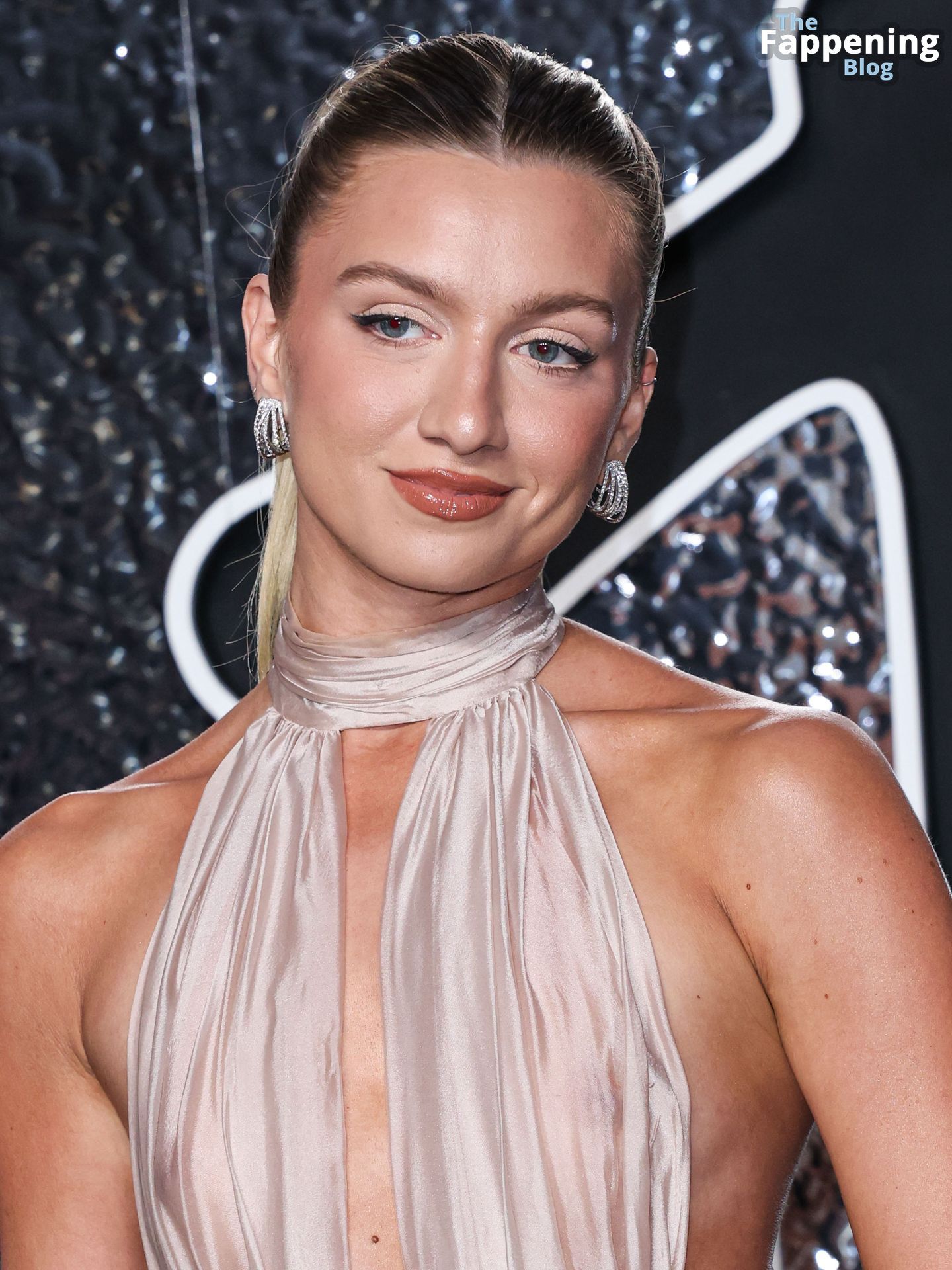 Anna Sitar Flashes Her Nude Tits at the 2024 MTV Video Music Awards (27 Photos)