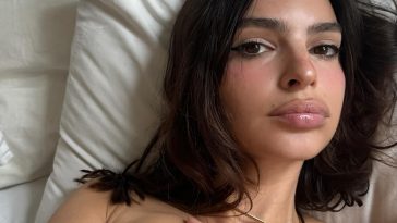 Emily Ratajkowski Takes a Few Selfies (3 Photos)