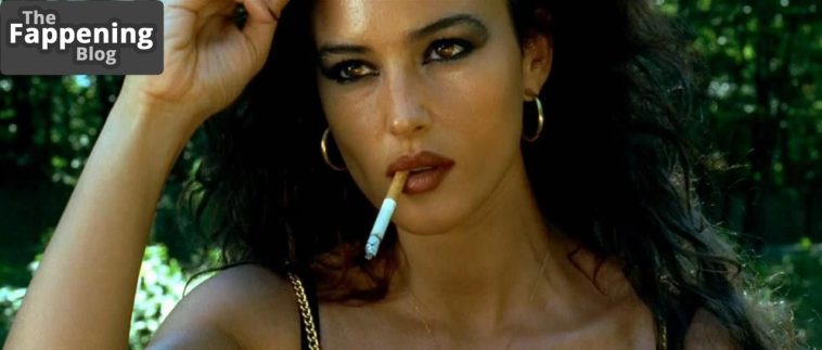 Monica Bellucci Nude & Sexy (8 Pics)