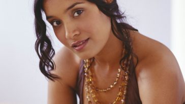 Shelley Conn Sexy (8 Photos)