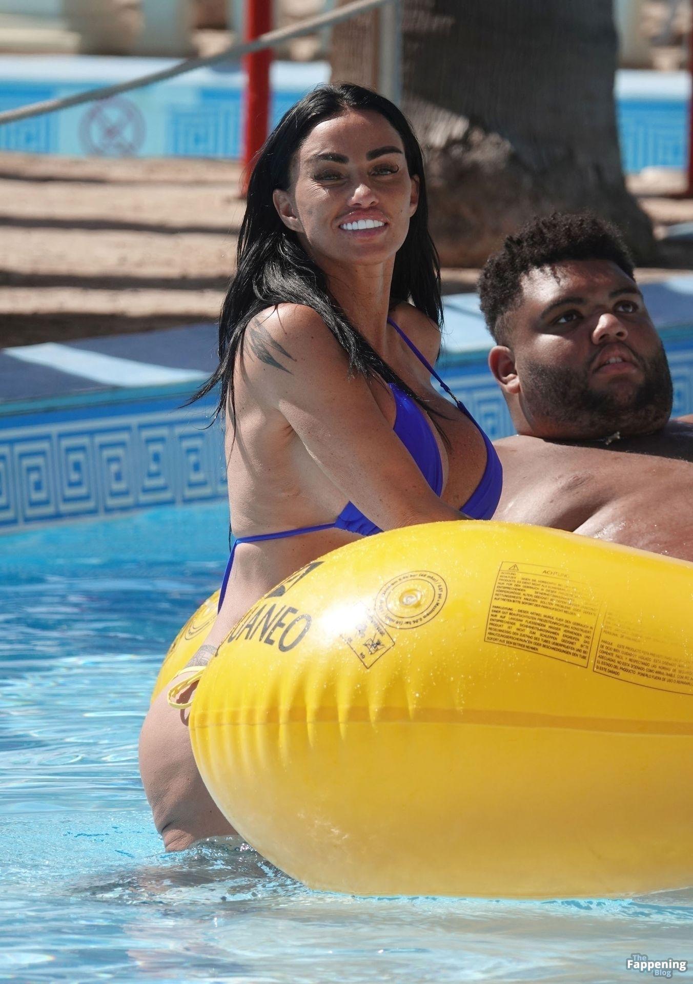 Katie Price Enjoys a Day Out at a Waterpark in Cyprus (46 Photos)